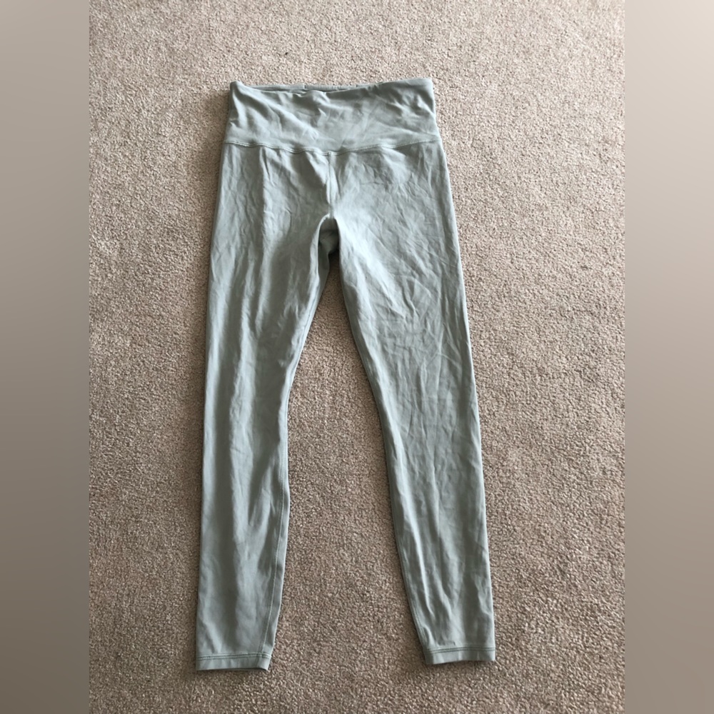 Athlete medium 7/8 length leggings. Sea foam green